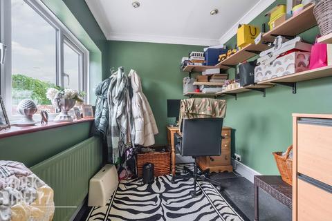 92 Marshalls Drive, Romford, RM1 4JS
