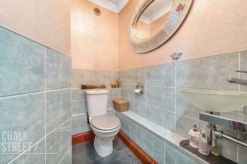 92 Marshalls Drive, Romford, RM1 4JS