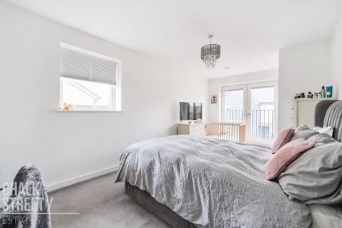 2, Shelton Apartments, 34 Haven Road, Rainham, RM13 9GQ