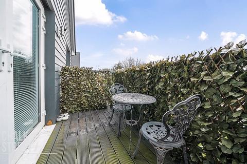 2, Shelton Apartments, 34 Haven Road, Rainham, RM13 9GQ