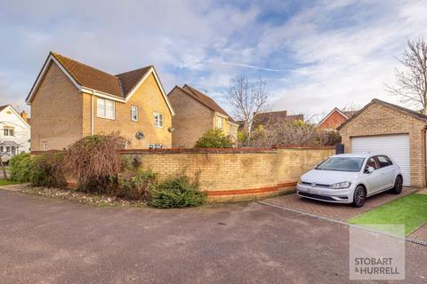4 bedroom detached house for sale, Canfor Road, Norwich NR13