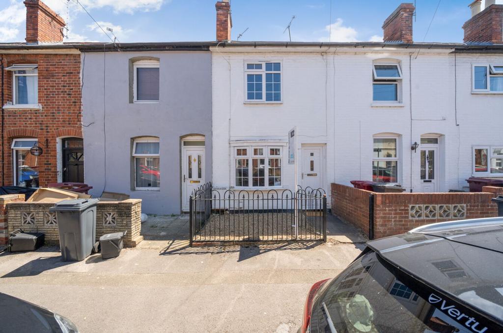 York Road, Reading RG1 2 bed terraced house to rent £1,550 pcm (£358 pw)