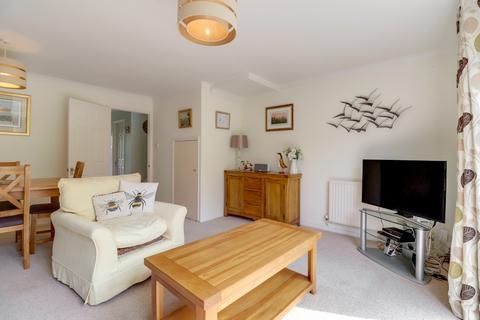 4 bedroom end of terrace house for sale, 52 FOXGLOVE GARDENS, GUILDFORD