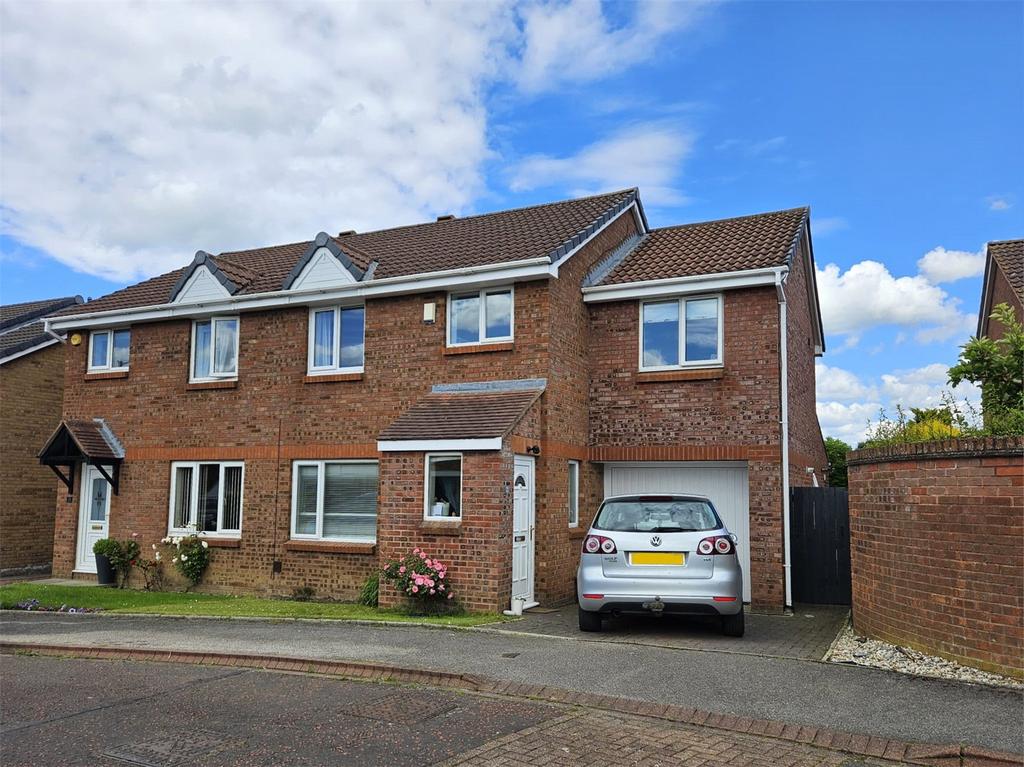 Easby Close, Co Durham DL14 4 bed semi-detached house - £190,000