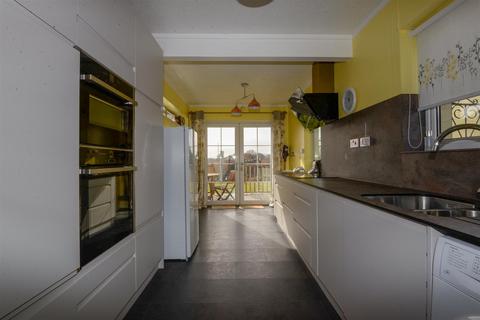 3 bedroom semi-detached bungalow to rent, Estuary Park, Bridgwater TA5