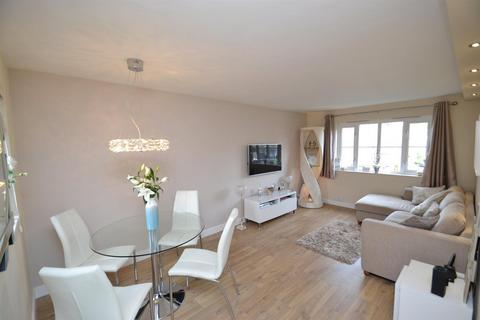 2 bedroom apartment for sale, Kensington Way, Borehamwood