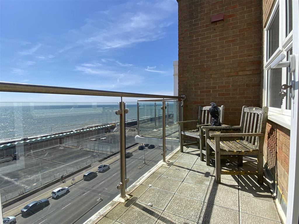Channings, Hove BN3 2 bed flat £1,625 pcm (£375 pw)