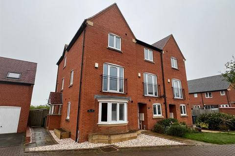 2 bedroom end of terrace house for sale, Bluebell Place, Lutterworth