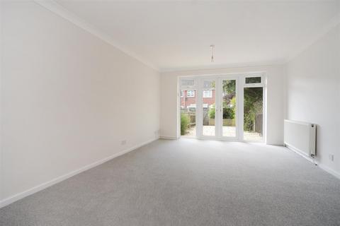 3 Delaporte Close, Epsom, KT17 4AF