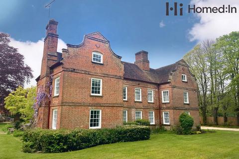 8 bedroom house for sale, Worplesdon Road, Guildford