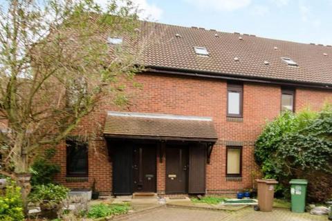 18 Hope Close, Sutton, SM1 4AT