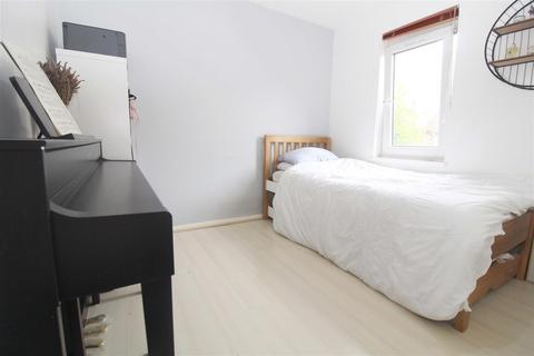 18 Hope Close, Sutton, SM1 4AT