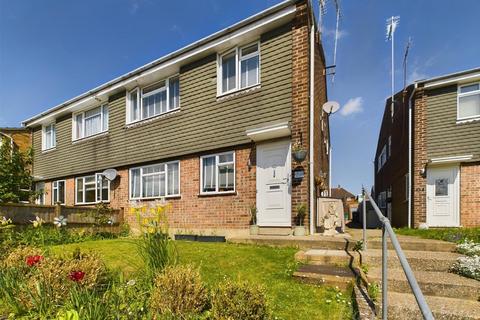 43 Swallowdale, South Croydon, CR2 8SG