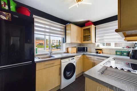 43 Swallowdale, South Croydon, CR2 8SG