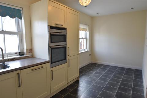 2 bedroom flat for sale, Robert Ellis Court, Knebworth SG3