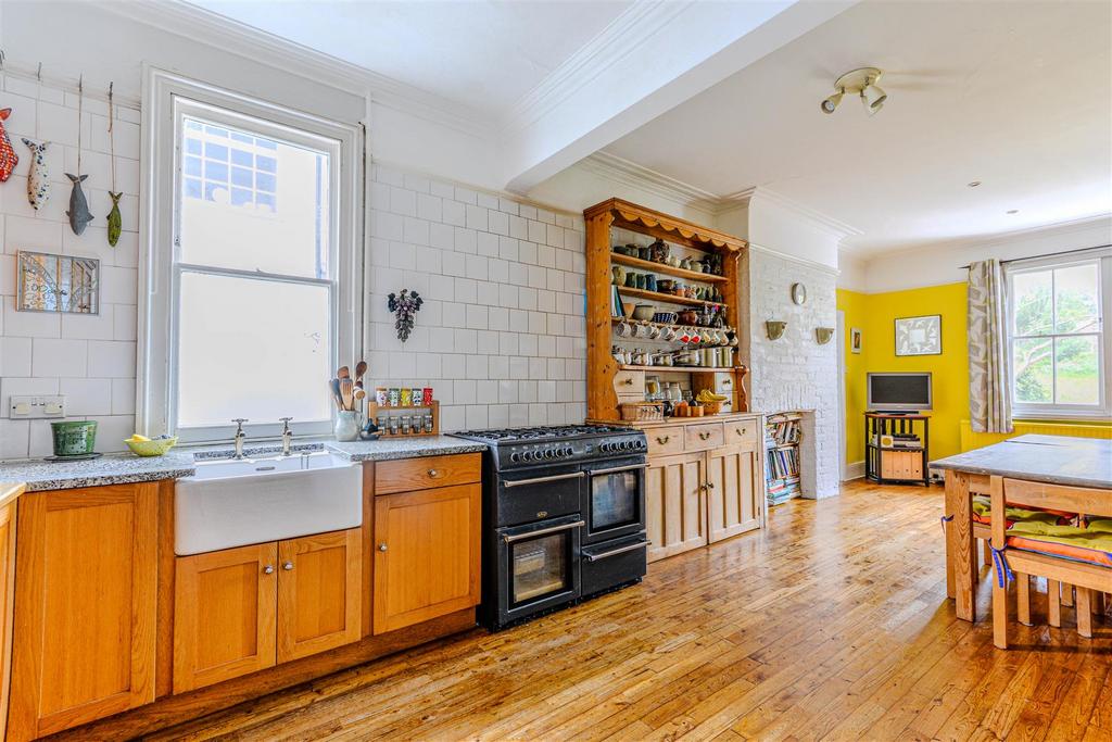 Kitchen/dining Room