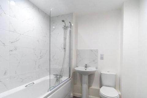 2 bedroom apartment to rent, High Road, Ilford IG1
