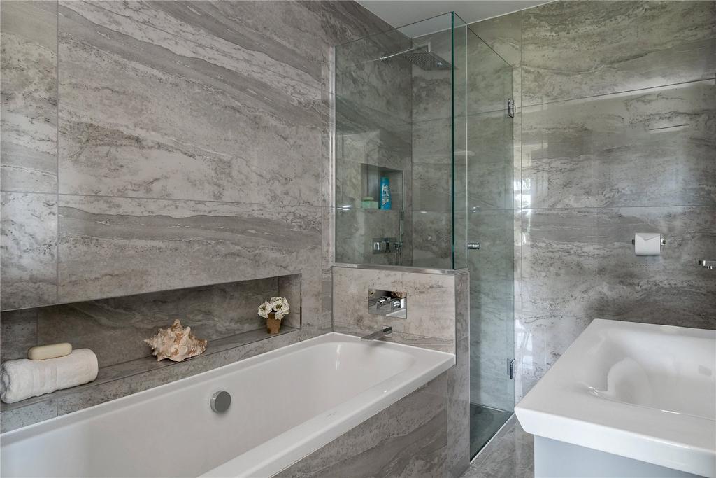 Bed 2 En Suite