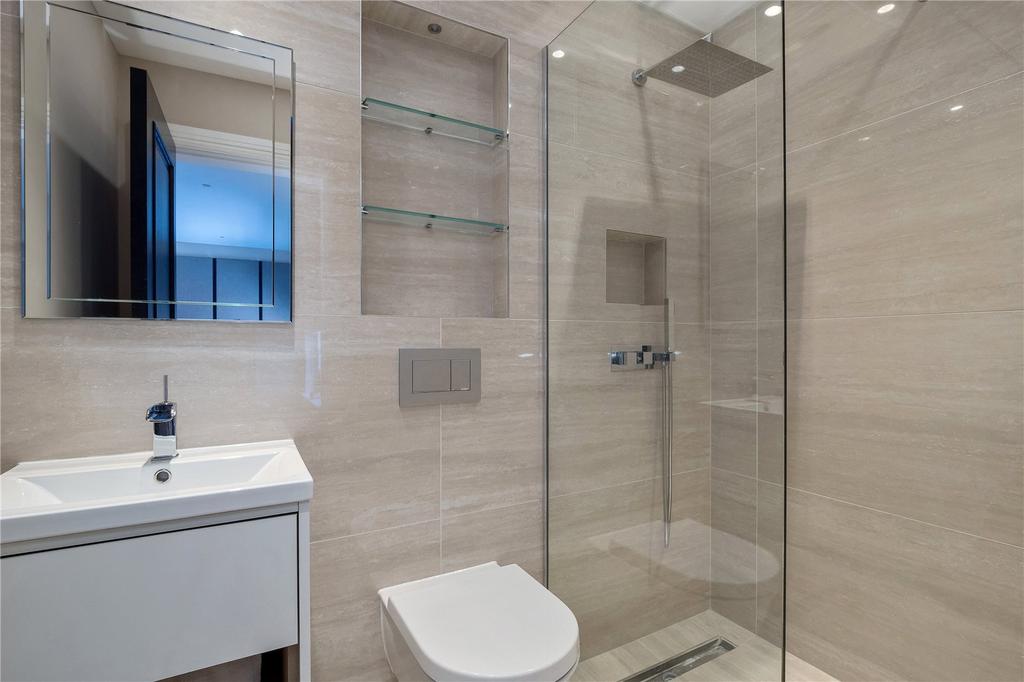 Bed 4 En Suite