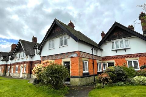 2 bedroom semi-detached house to rent, Riverside, Port Sunlight, Wirral