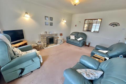 2 bedroom flat for sale, Rossendale Avenue South, Thornton FY5
