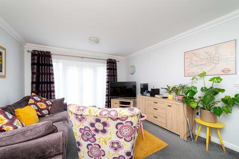2 bedroom ground floor flat for sale, Galloway Drive, Kennington, TN25