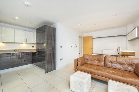 2 bedroom flat to rent, Streamlight Tower, London E14