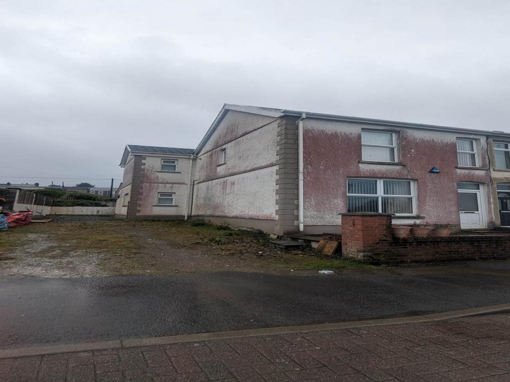 Martyns Avenue, Seven Sisters, Neath 3 bed house £825 pcm (£190 pw)