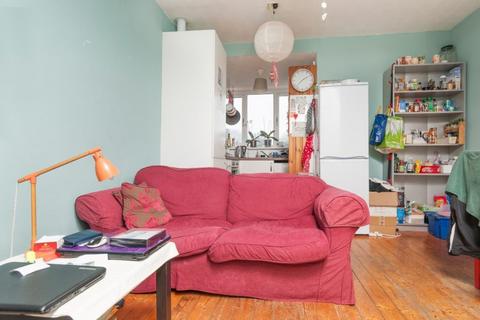 2 bedroom property to rent, 1222L – Pirniefield Place, Edinburgh, EH6 7PL