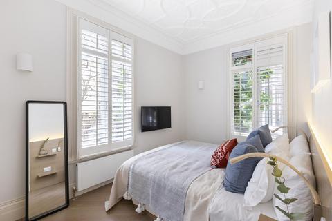2 bedroom apartment for sale, Earls Court Square, London SW5
