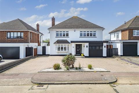 4 bedroom detached house for sale, Wansfell Gardens, Thorpe Bay, Essex, SS1