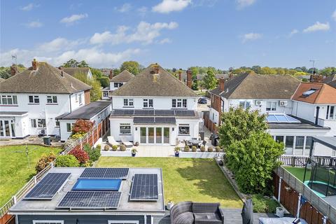 4 bedroom detached house for sale, Wansfell Gardens, Thorpe Bay, Essex, SS1