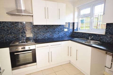 2 bedroom terraced house to rent, Nares Road Gillingham ME8