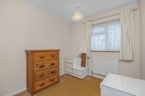 52 Bishops Drive, Kettering, NN15 6AL
