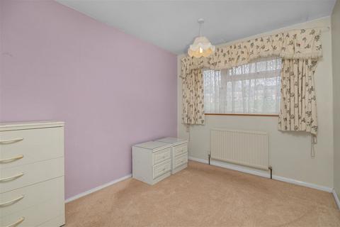 52 Bishops Drive, Kettering, NN15 6AL