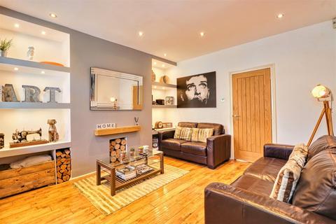 2 bedroom terraced house to rent, Bateson Street, Bradford, West Yorkshire, BD10