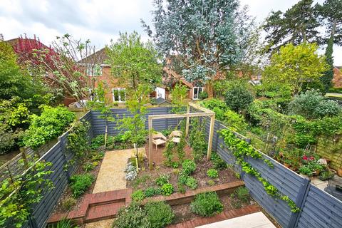 10 Macrae Road, Pill, Bristol, BS20 0EB