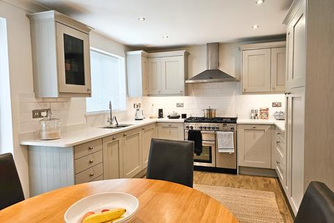 10 Macrae Road, Pill, Bristol, BS20 0EB