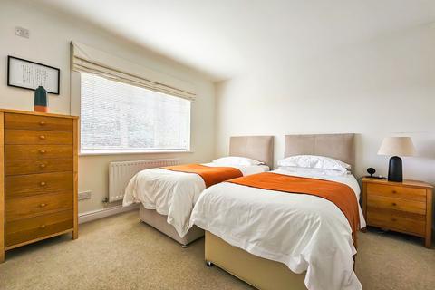 10 Macrae Road, Pill, Bristol, BS20 0EB