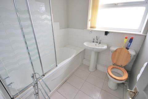 2 bedroom ground floor flat to rent, Silverdale Road, Kitt Green, Orrell, Wigan, WN5 0DN