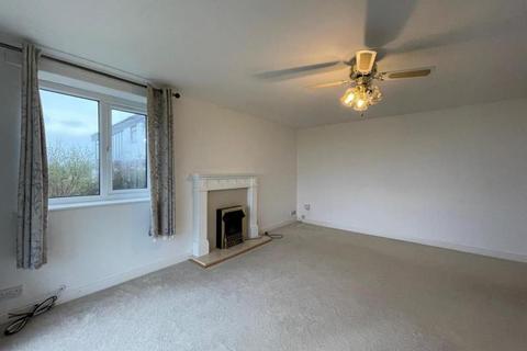 2 bedroom flat to rent, Scholes Park Road, Scrborough YO12