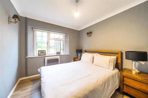 3 bedroom bungalow for sale, Boundstone Road, Wrecclesham, Farnham, Surrey, GU10