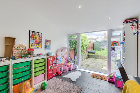 3 Curran Avenue, Sidcup, DA15 8RP