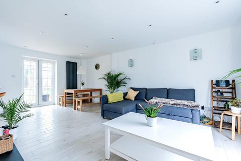 142 Coniston Road, Patchway, Bristol, BS34 5JT