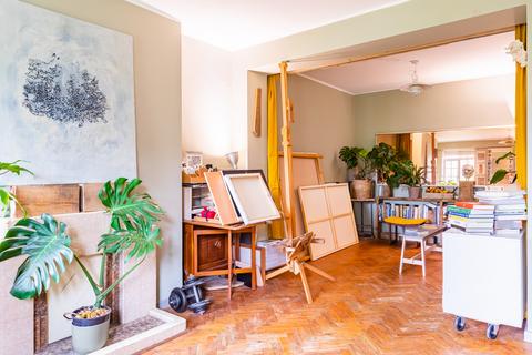 Flat 2, 15 Royal Park, Bristol, BS8 3AL