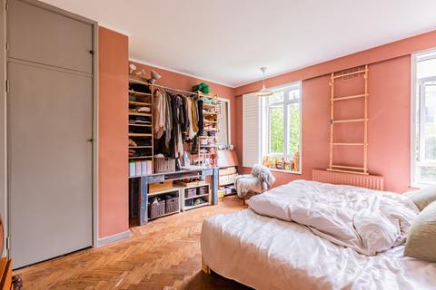 Flat 2, 15 Royal Park, Bristol, BS8 3AL