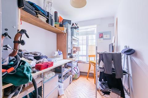 Flat 2, 15 Royal Park, Bristol, BS8 3AL