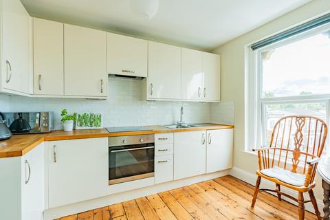 Top Floor Flat, 35 Lansdown Road, Redland, Bristol, BS6 6NR