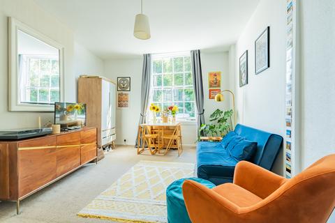 Flat 3, 6 Cotham Place, Bristol, BS6 6QS