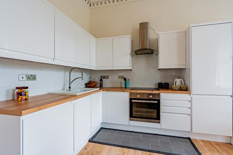 First Floor Flat, 2 Frederick Place, Bristol, BS8 1AS